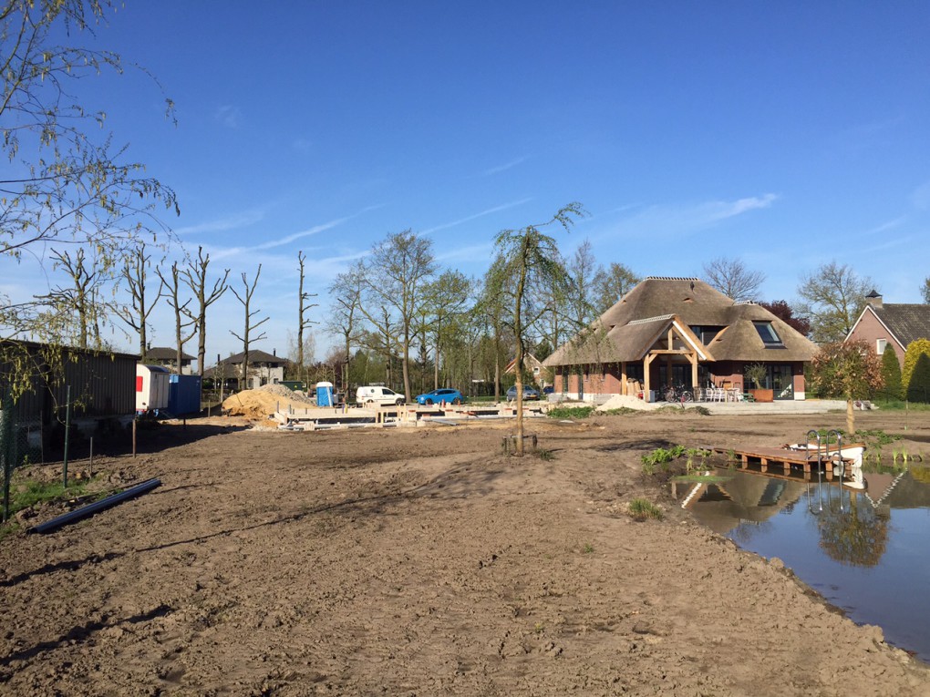 Start bouw Villa M naast Villa F (2015)| Nuenen
